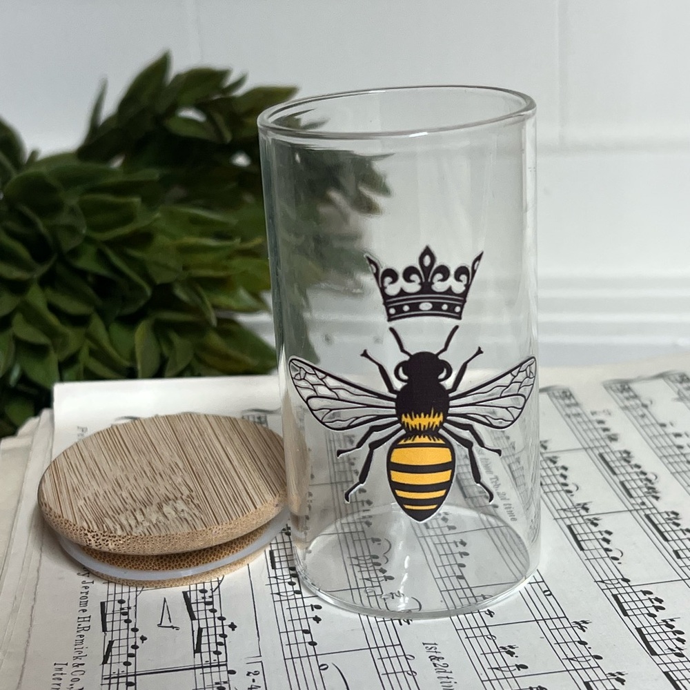 Queen Bee Design Glass holder with Bamboo Lid